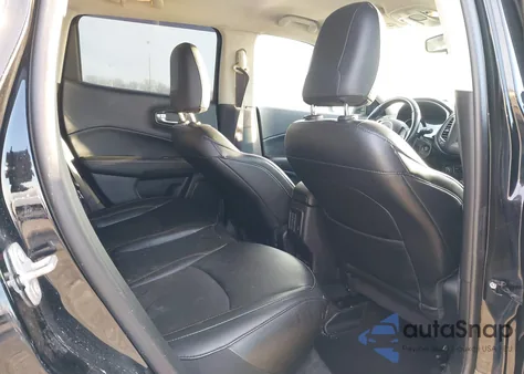 2019 Jeep Compass Latitude 4X4 from USA, damaged, VIN 3C4NJDBB9KT792096